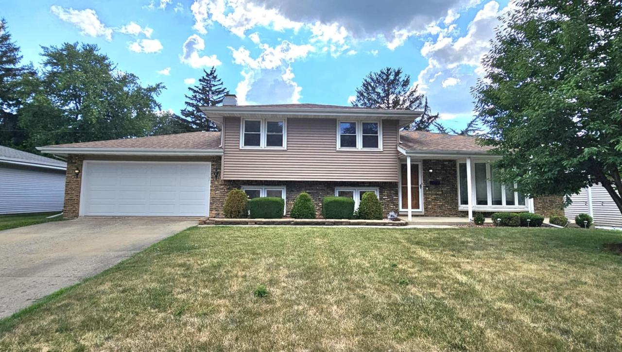 611 Kungs Way, Joliet, IL 60435