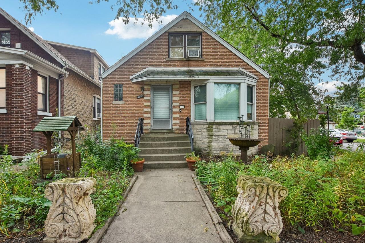 4855 W Montrose Ave., Chicago, IL 60641