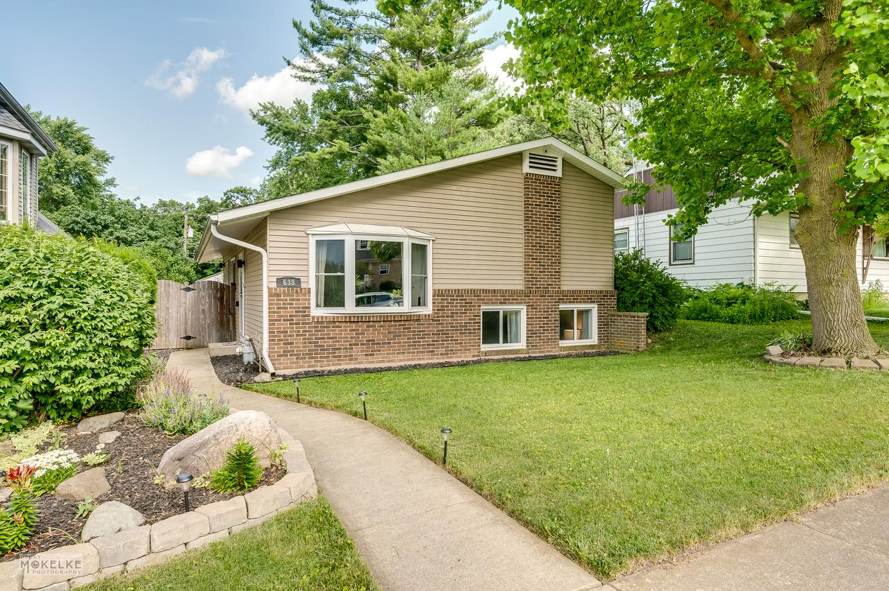 638 Glidden Ave., Dekalb, IL 60115