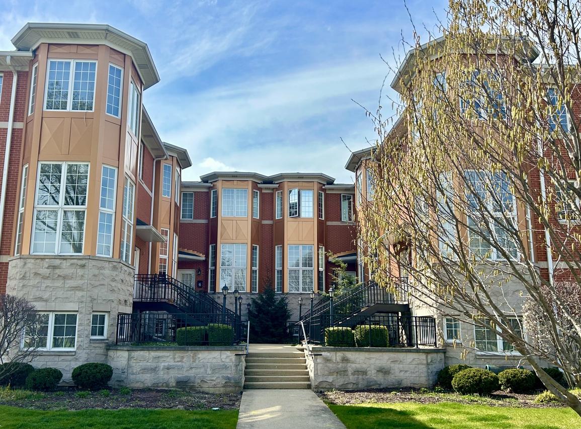10 Park Ave., River Forest, IL 60305