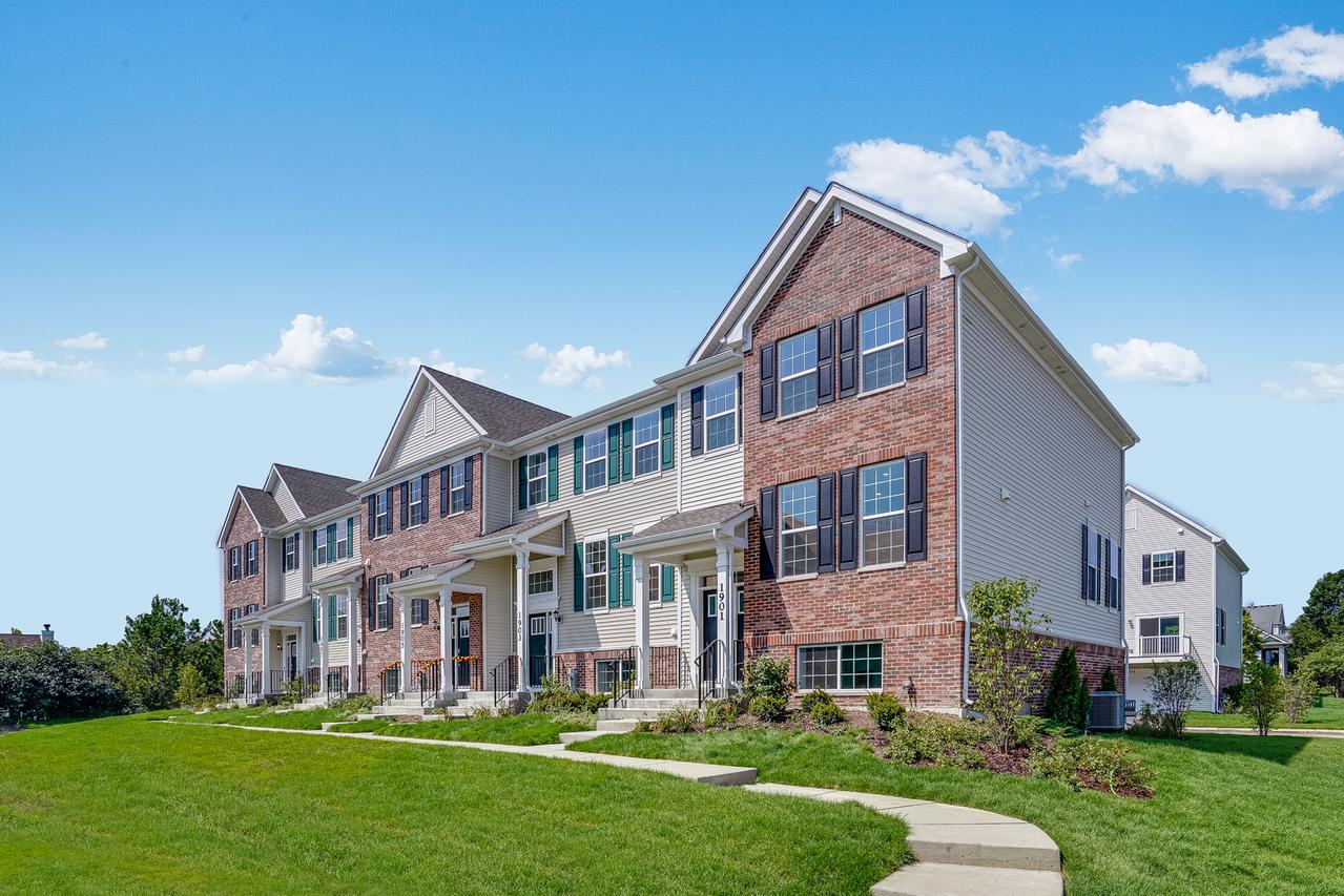 1901 Neubauer Cir., Lindenhurst, IL 60046