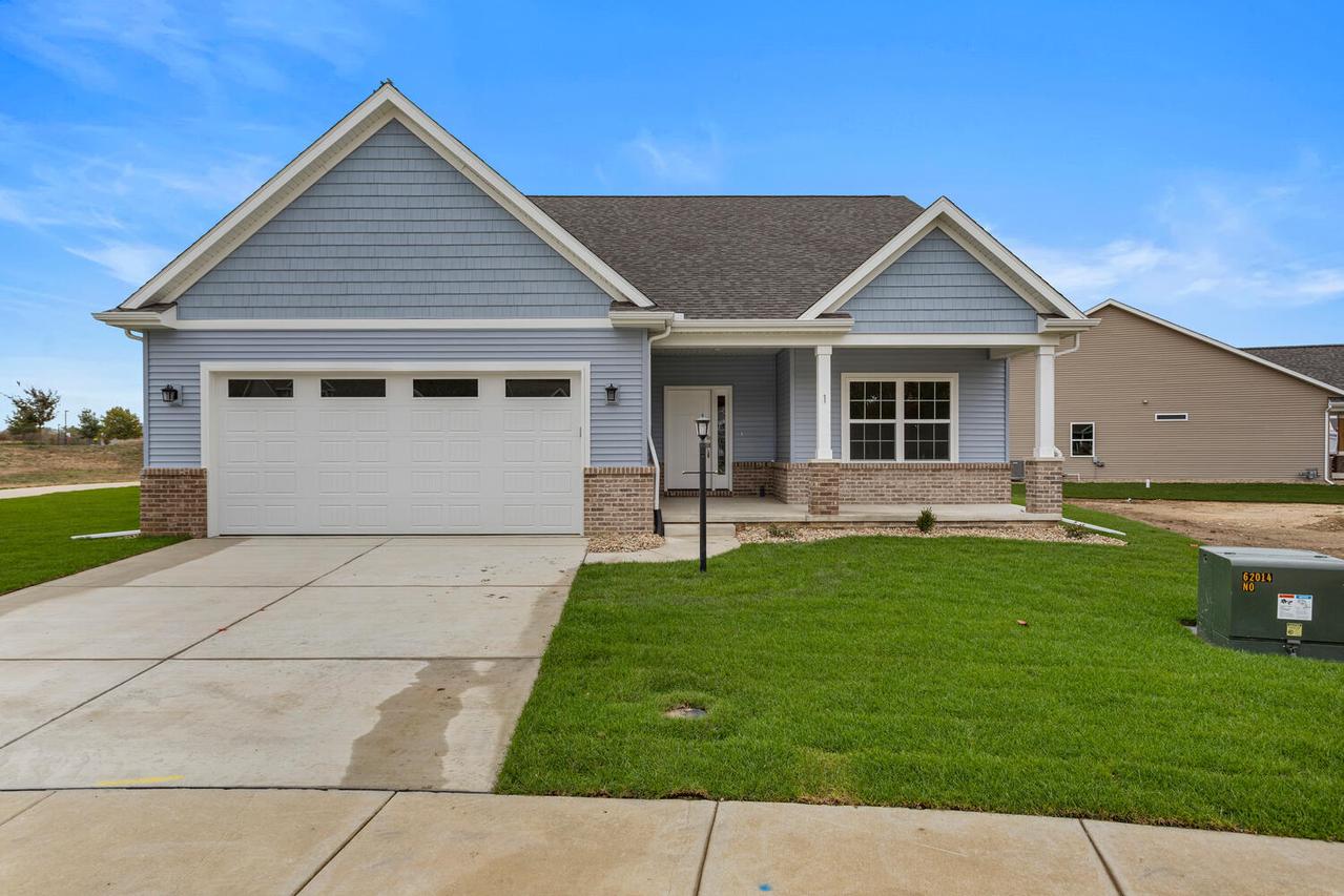 1 Forest Ct., Monticello, IL 61856