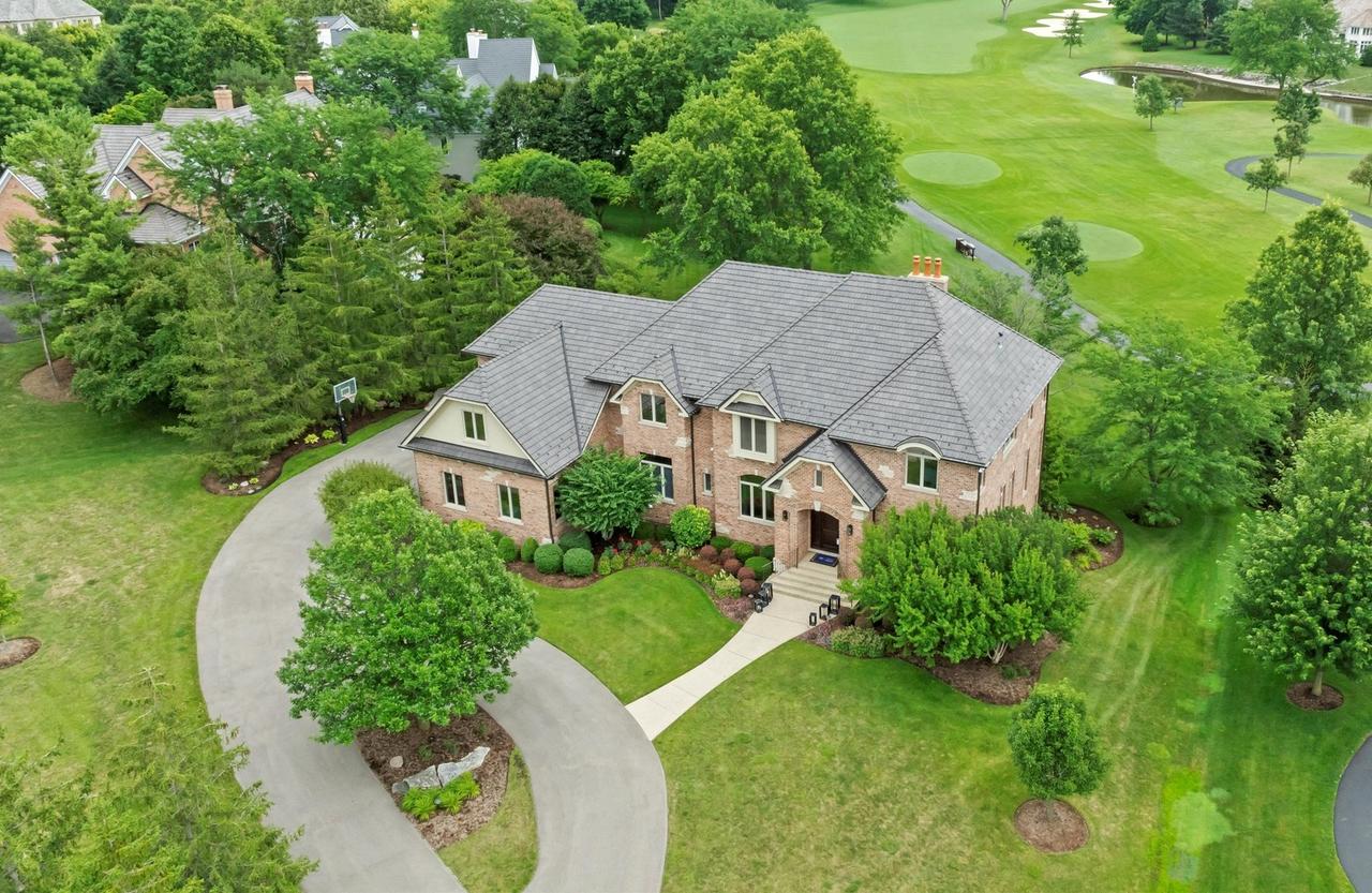 33 Aburdour Ct., North Barrington, IL 60010