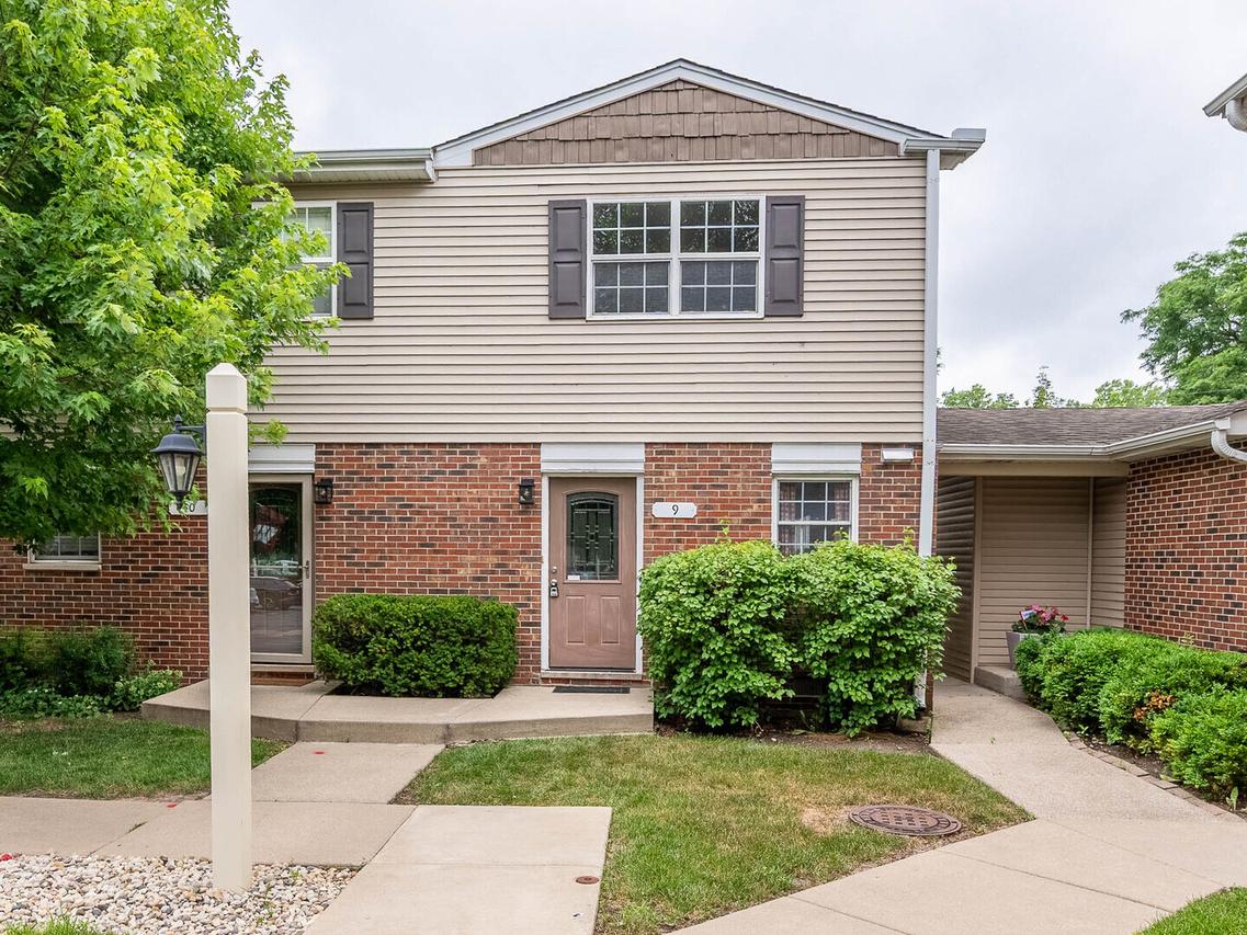 525 W Washington Ave. #9, Lake Bluff, IL 60044