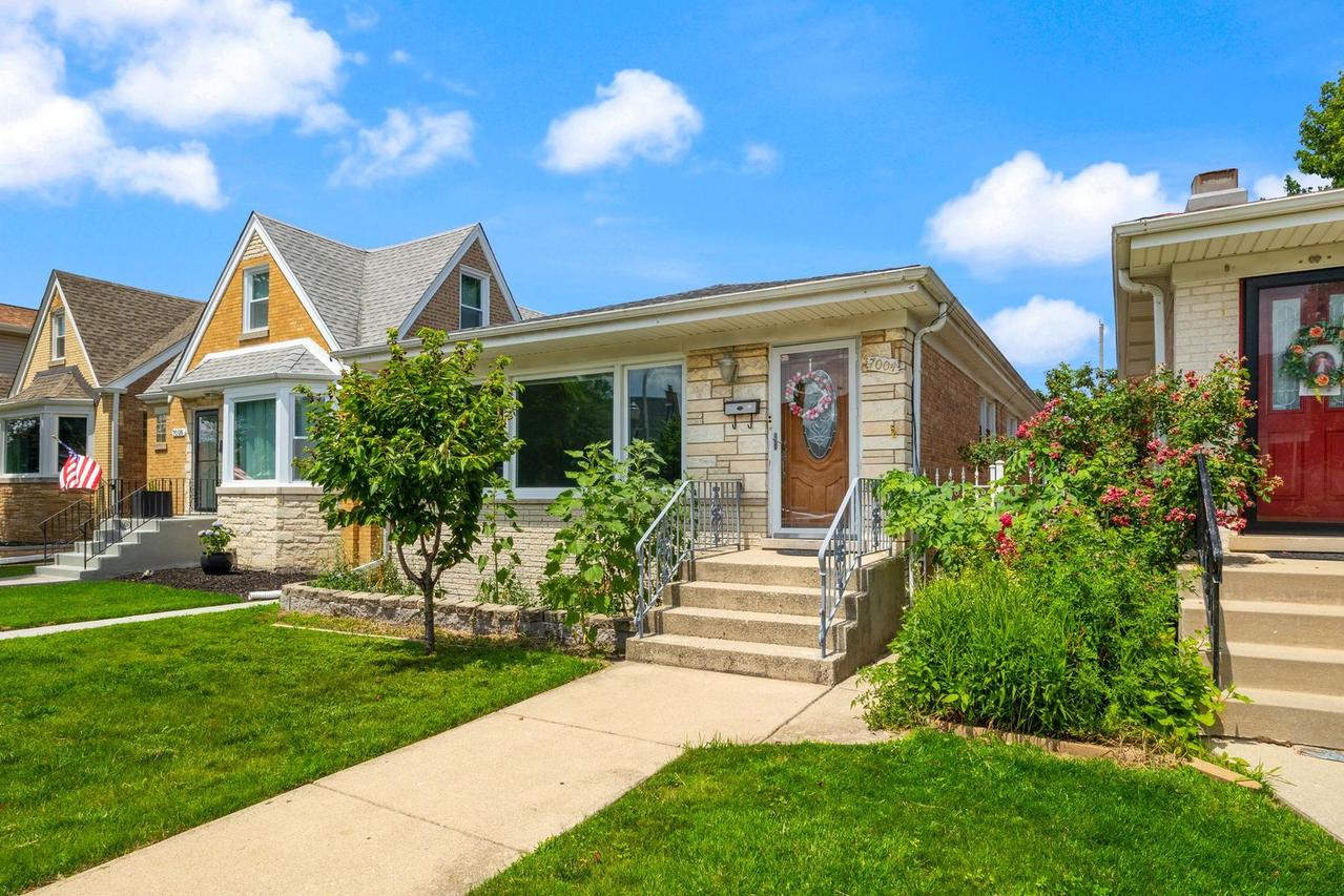 7004 W School St., Chicago, IL 60634