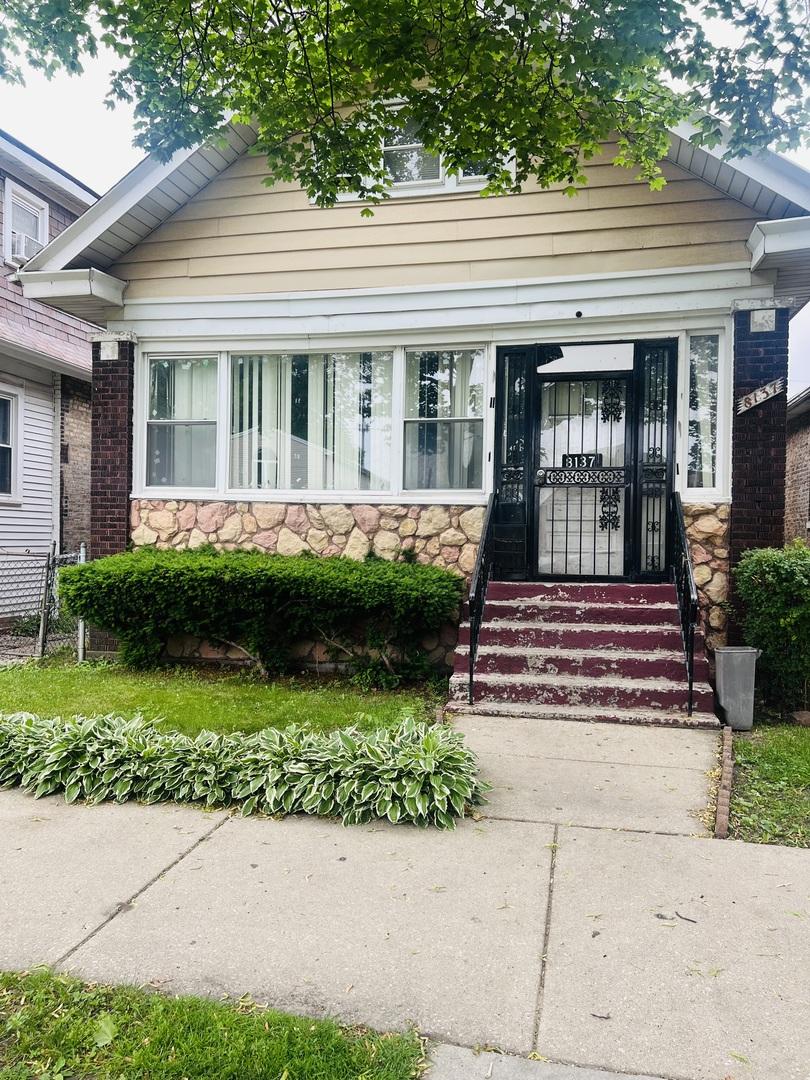 8137 S Bennett Ave., Chicago, IL 60617