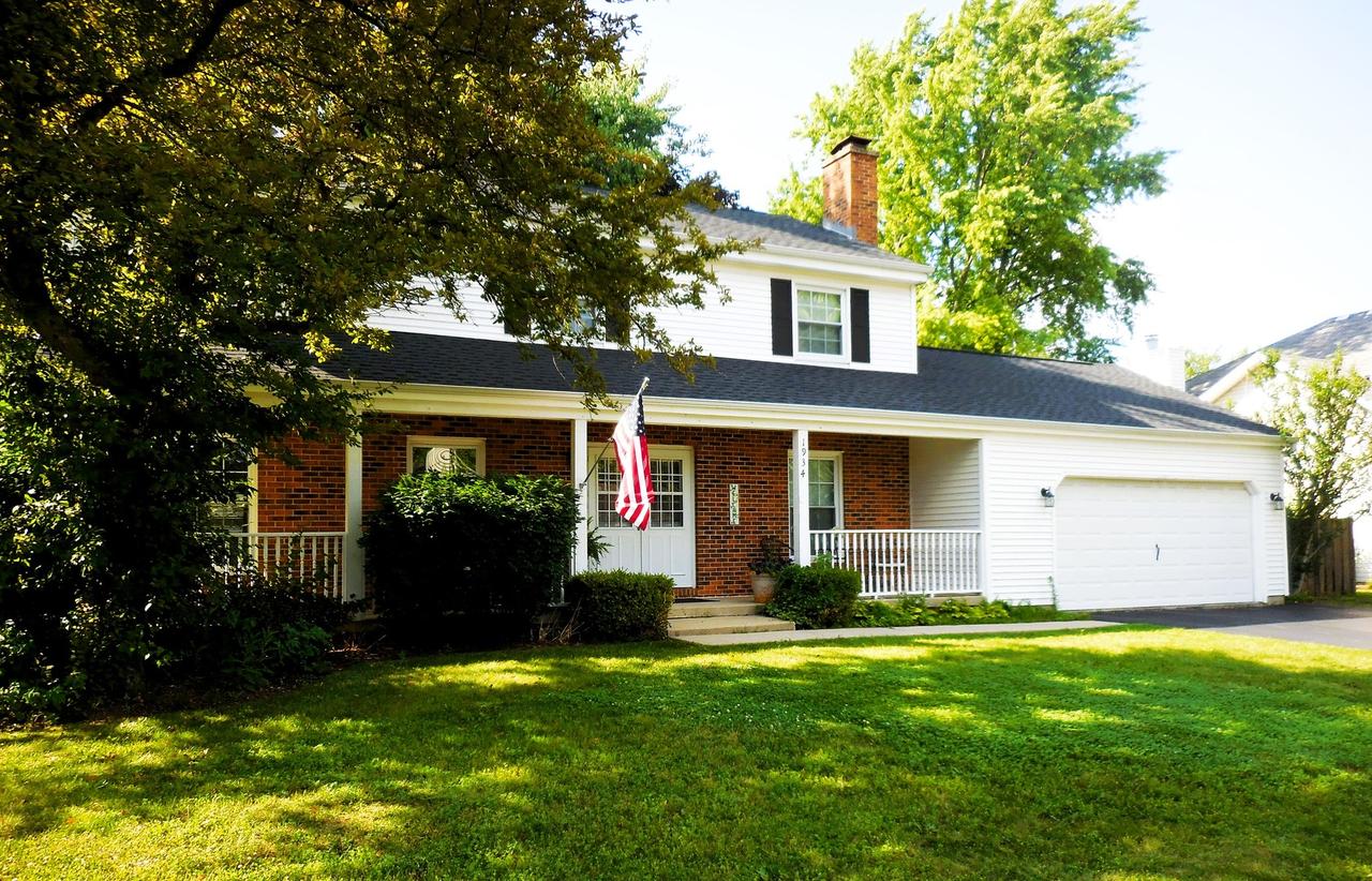 1934 Manor Ln., Mundelein, IL 60060