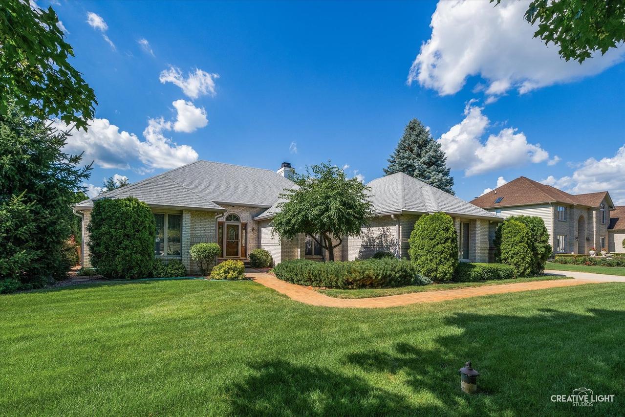 63 N Royal Oaks Dr., Bristol, IL 60512