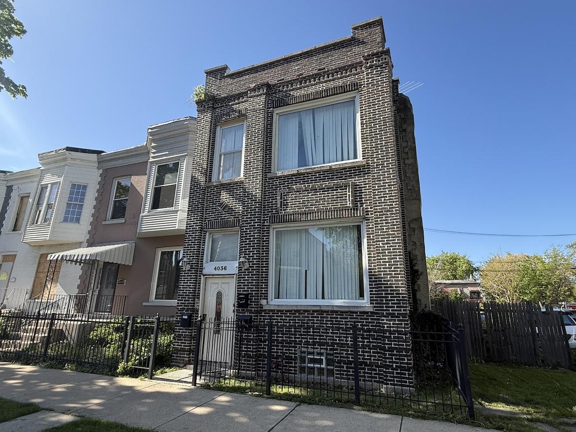 4036 W Lexington St., Chicago, IL 60624