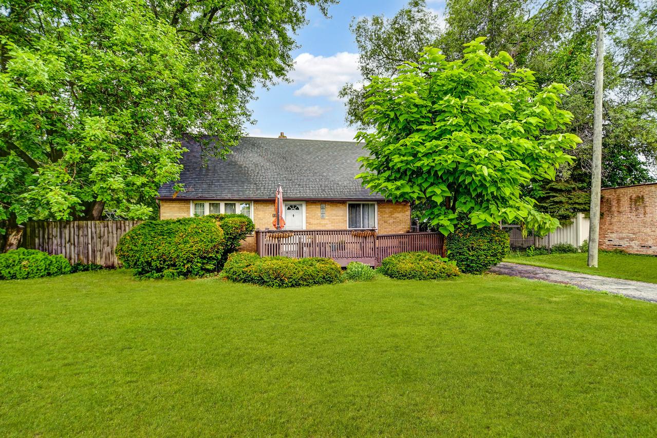 7912 S 85th Ave., Justice, IL 60458