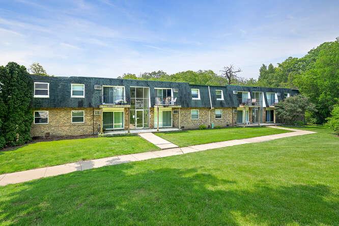 10130 S 84th Ter. #11107, Palos Hills, IL 60465