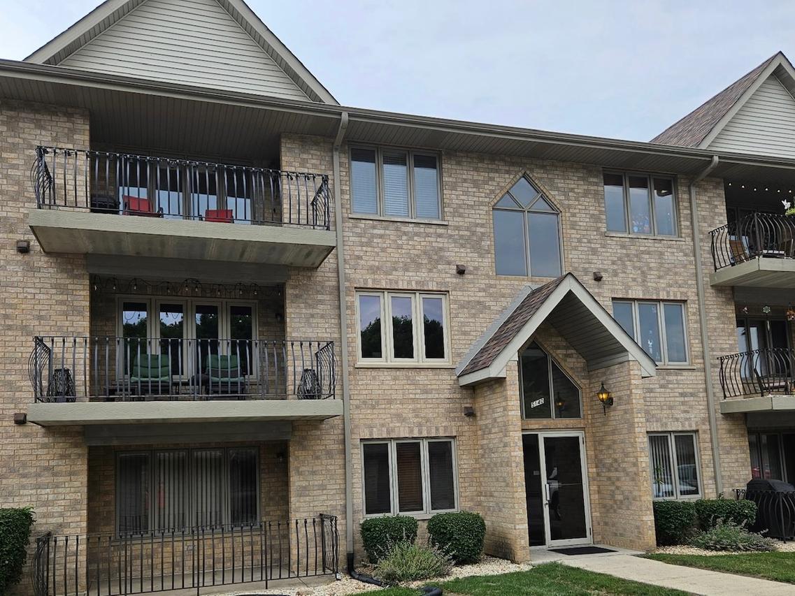 5140 Shadow Creek Dr. #1, Oak Forest, IL 60452