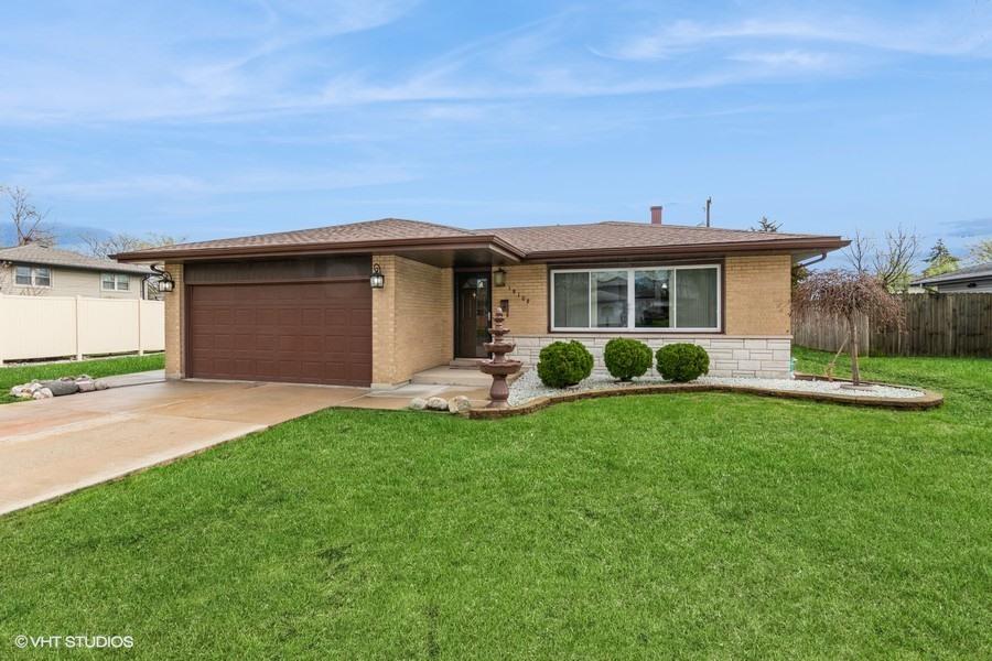 19109 Grant St., Lansing, IL 60438