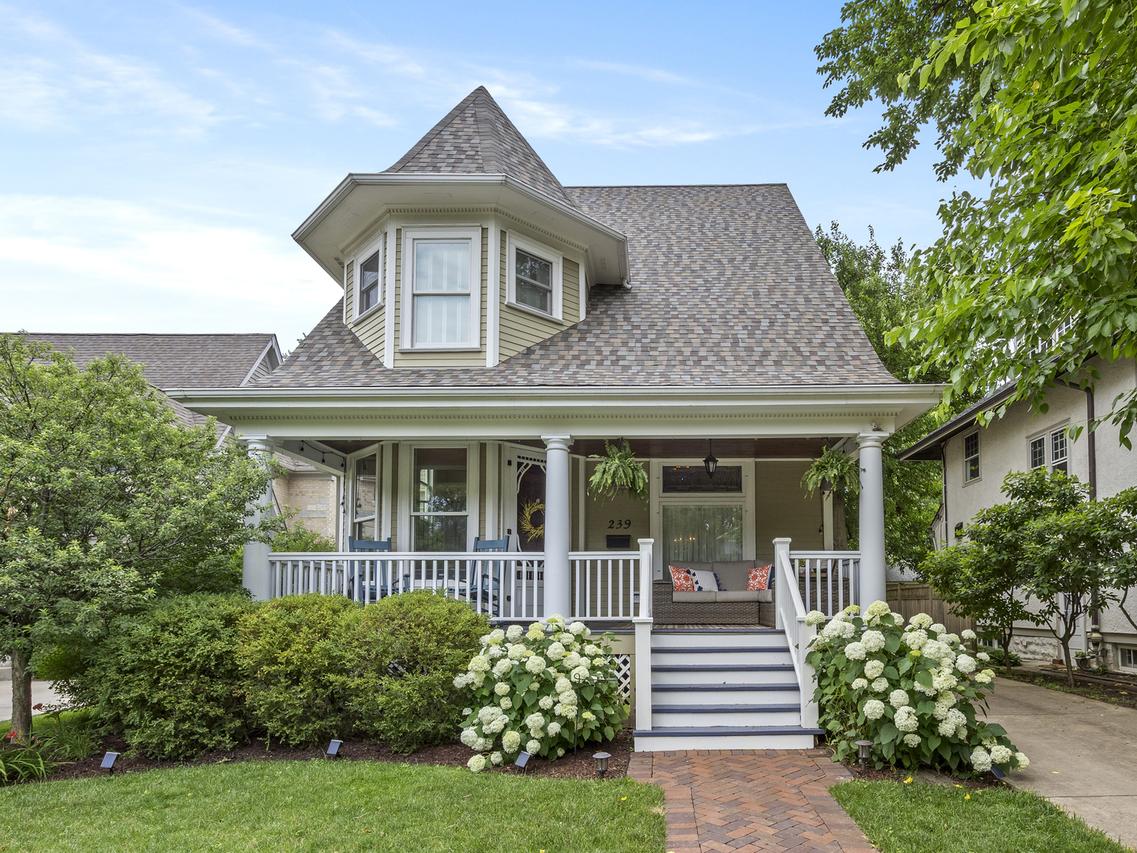 239 7th Ave., La Grange, IL 60525