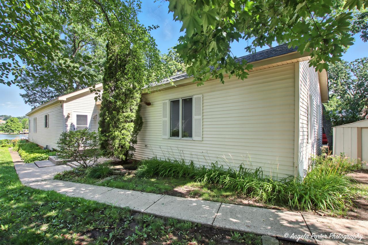 1803 N Woodlawn Park Ave., Mchenry, IL 60051