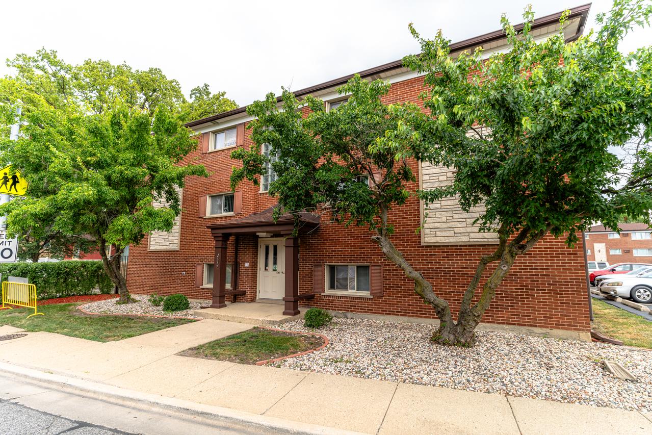 2537 Thatcher Ave. #3E, River Grove, IL 60171