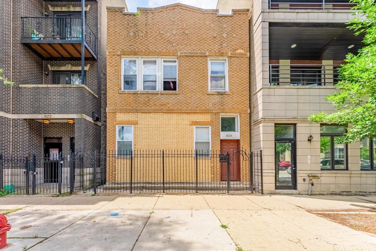 824 N California Ave., Chicago, IL 60622