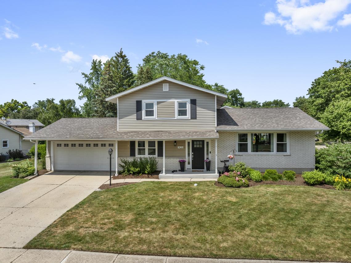 1426 E Kenilworth Ave., Palatine, IL 60074