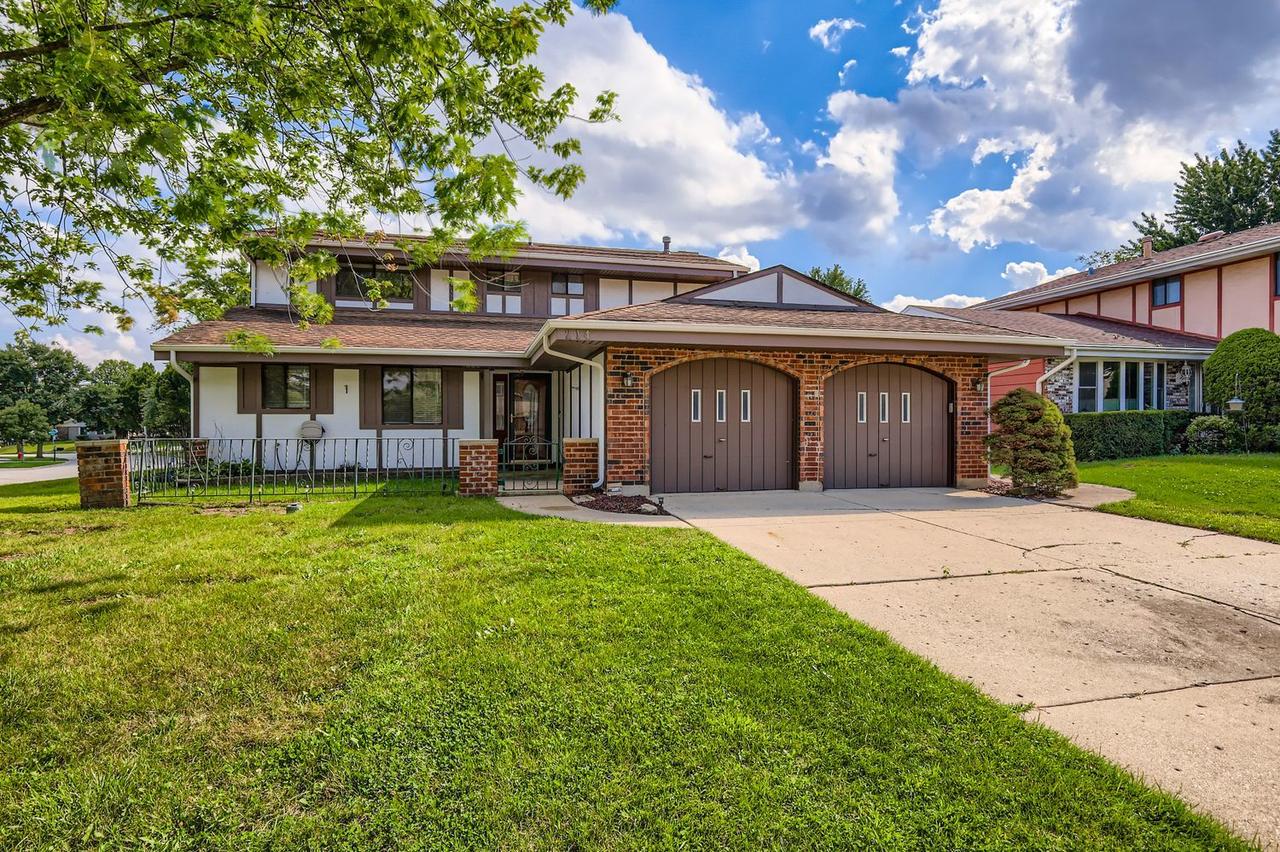 214 Cambridge Ln., Bloomingdale, IL 60108