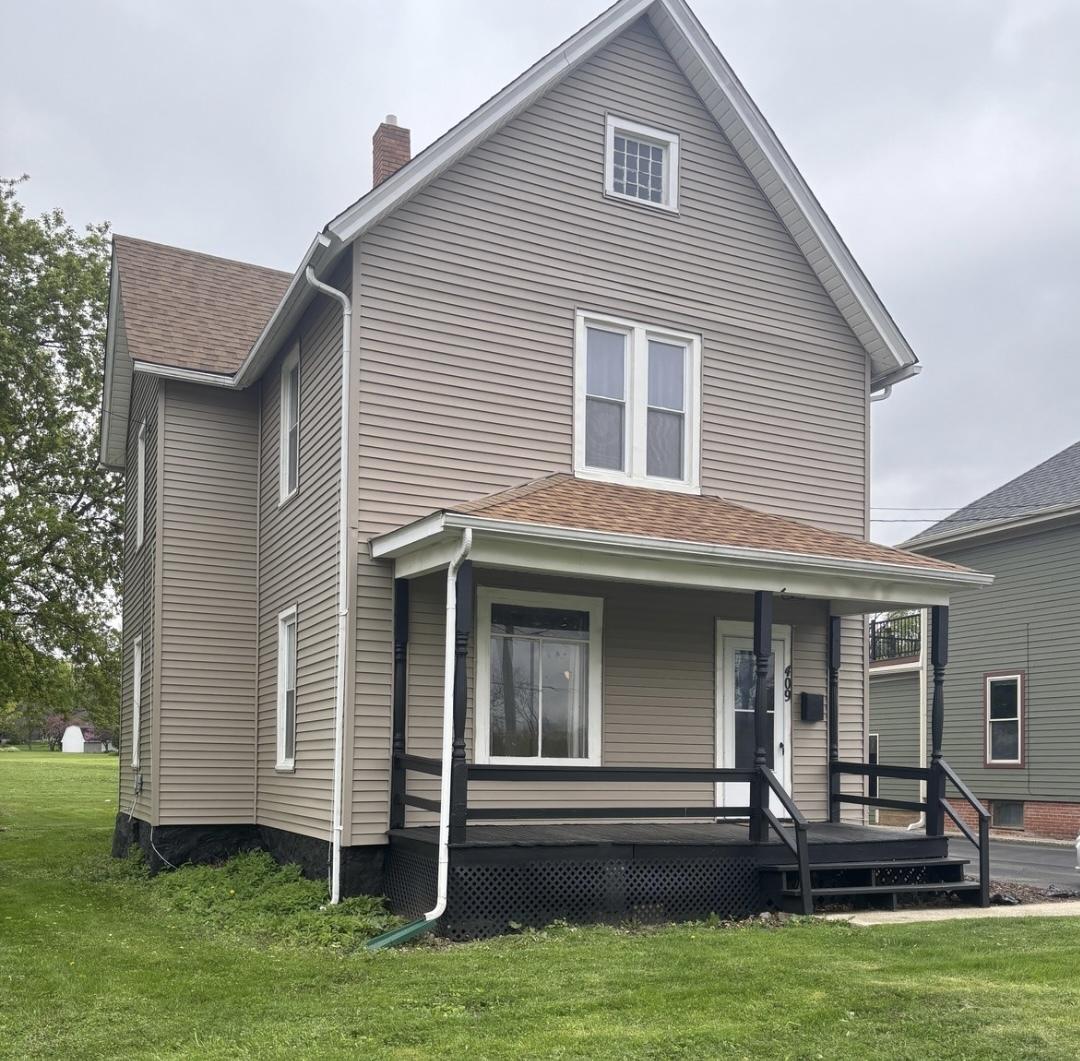 409 Washington St., Woodstock, IL 60098