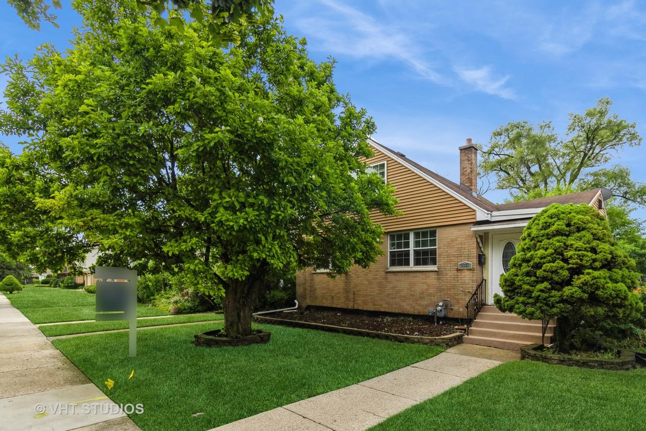 5037 Fargo Ave., Skokie, IL 60077