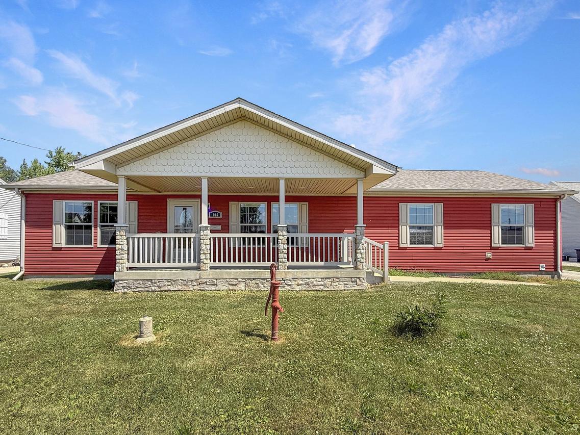104 W North St., Gifford, IL 61847