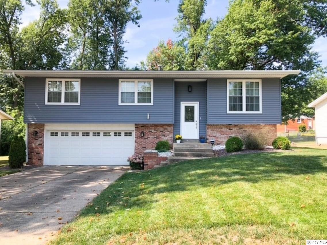 1412 S 30th St., Quincy, IL 62301