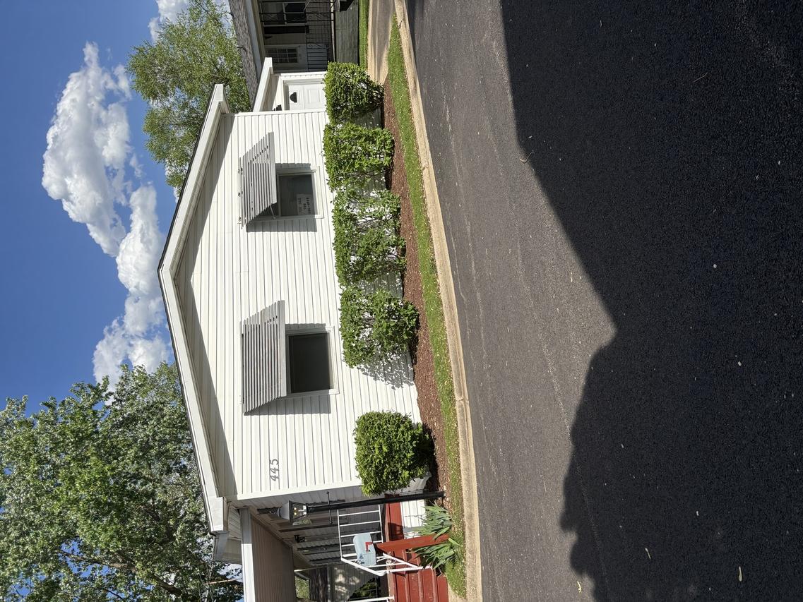 445 Lucille Ave., Elgin, IL 60120
