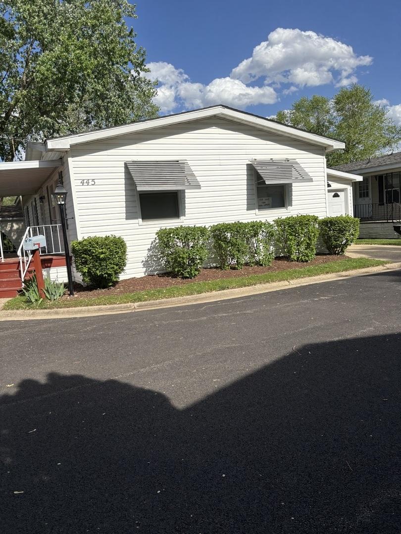 445 Lucille Ave., Elgin, IL 60120