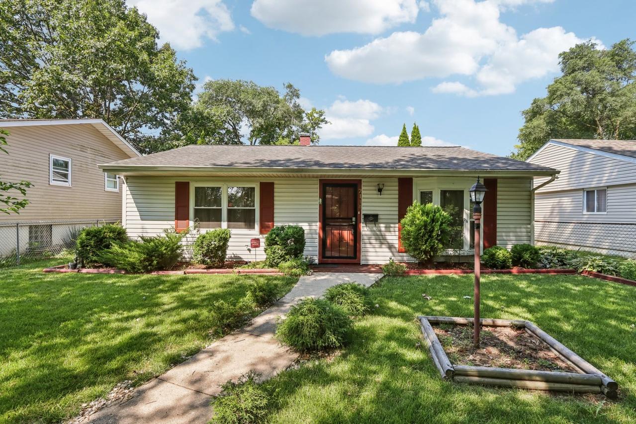 2114 Hermon Ave., Zion, IL 60099