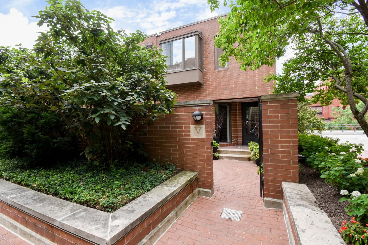801 S Plymouth Ct. #V, Chicago, IL 60605