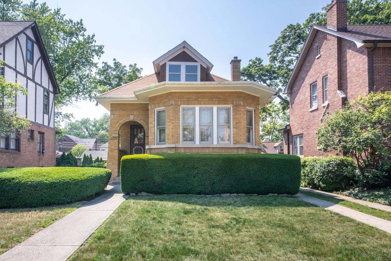 806 S Vine Ave., Park Ridge, IL 60068