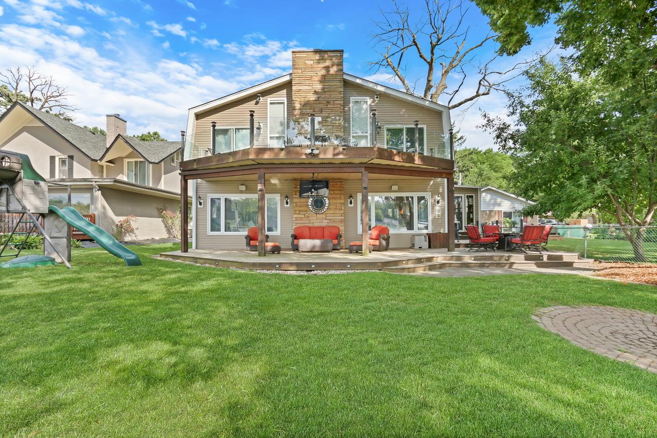 2407 N Villa Ln., Mchenry, IL 60051