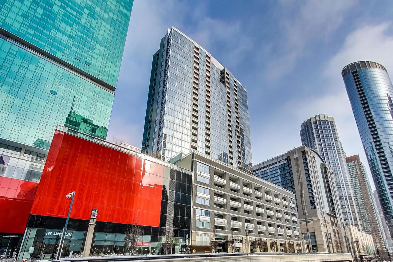 240 E Illinois St. #606, Chicago, IL 60611