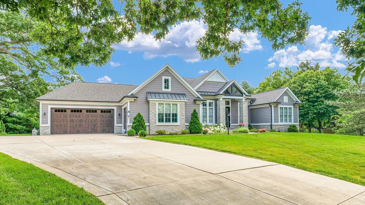 1311 Hickory Tree Ct., Mahomet, IL 61853