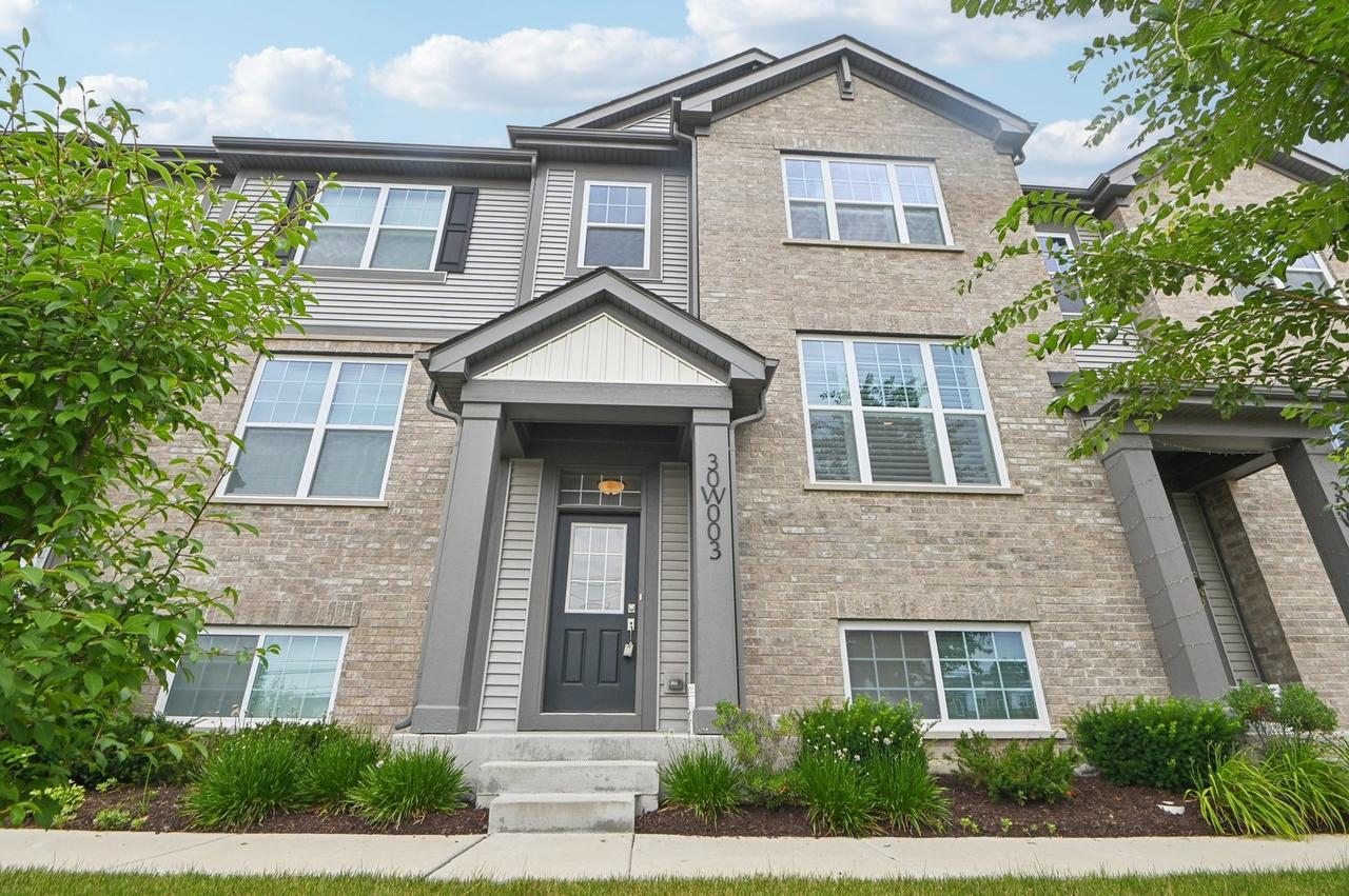 30W003 Brayman Ct., Warrenville, IL 60563