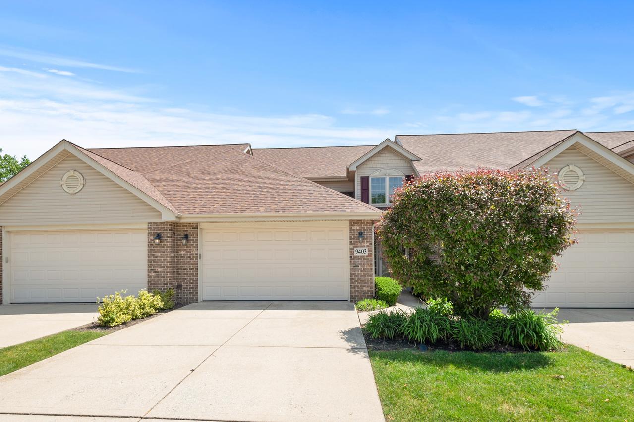 9403 Saratoga Ct., Hickory Hills, IL 60457