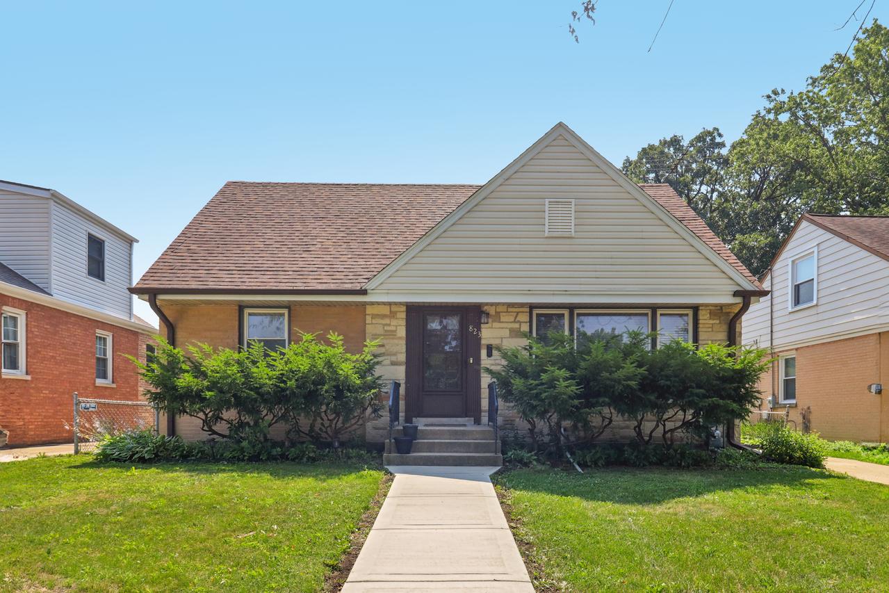 823 Rowe Ave., Park Ridge, IL 60068