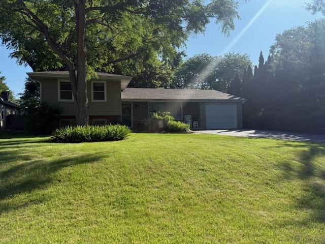 3S221 Sequoia Dr., Glen Ellyn, IL 60137