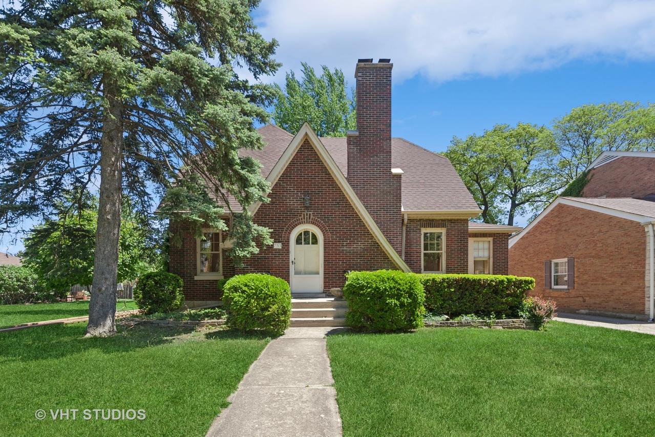 733 N Kensington Ave., La Grange Park, IL 60526