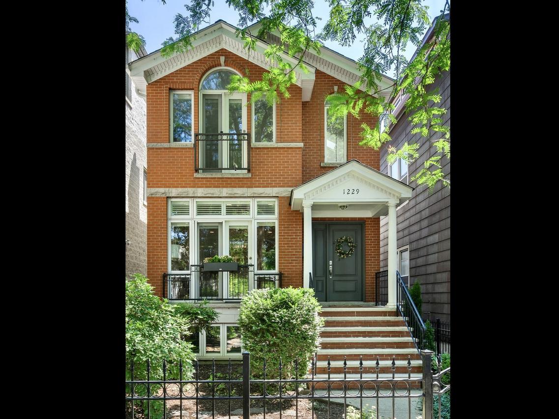 1229 W Wrightwood Ave., Chicago, IL 60614