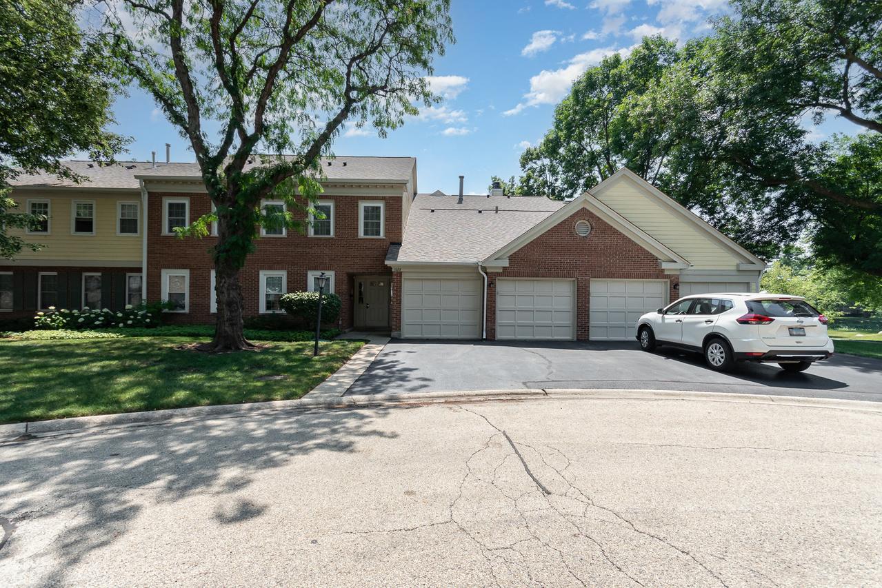 1608 Newburn Ct. #D1, Wheeling, IL 60090
