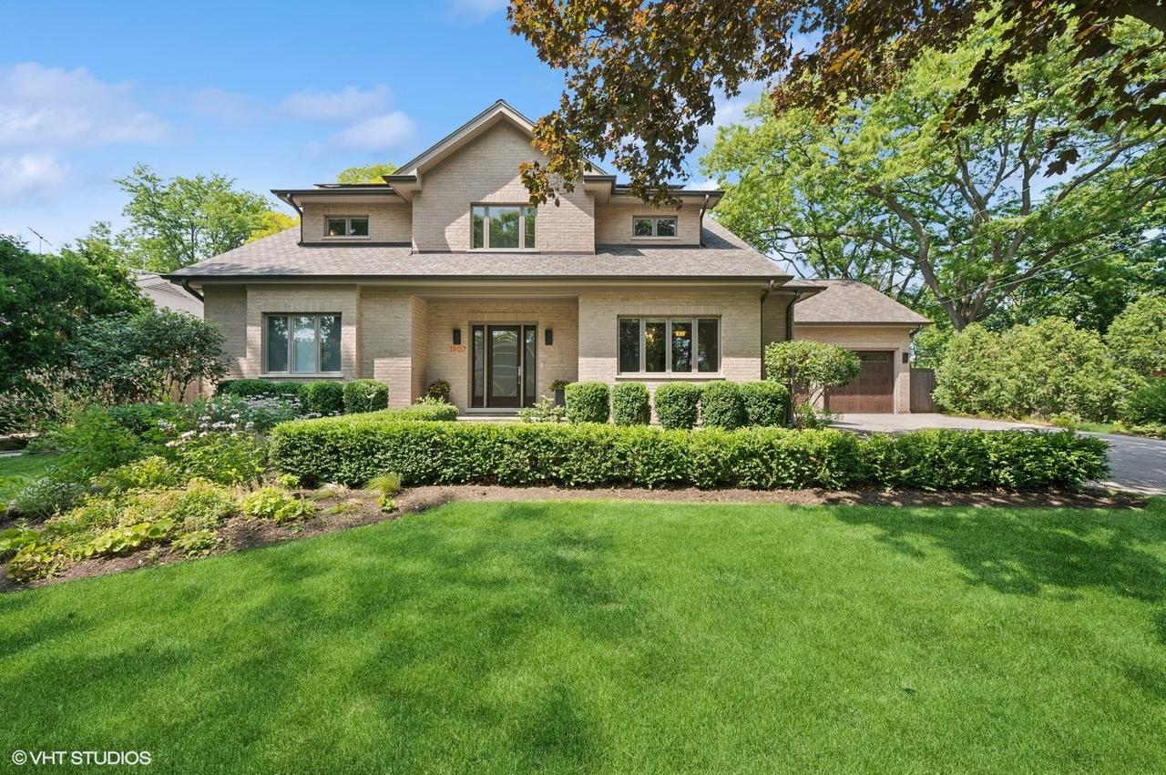 1907 Bosworth Ln., Northfield, IL 60093