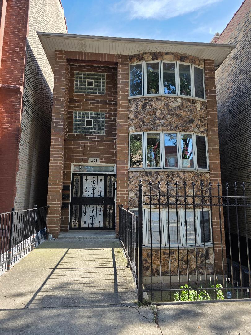 251 W 24th St. #1, Chicago, IL 60616