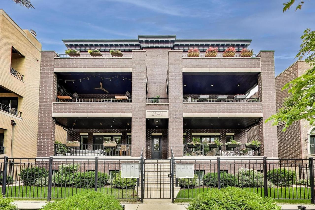 2649 N Racine Ave. #102, Chicago, IL 60614