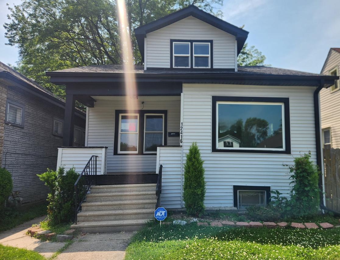 12416 S Carpenter St., Calumet Park, IL 60827