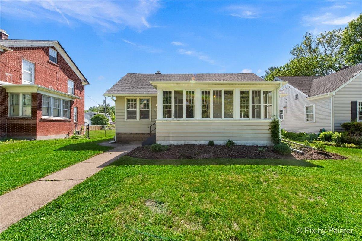 1020 S 4th St., St. Charles, IL 60174
