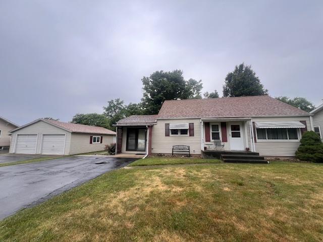 405 S Clinton St., Clinton, IL 61727