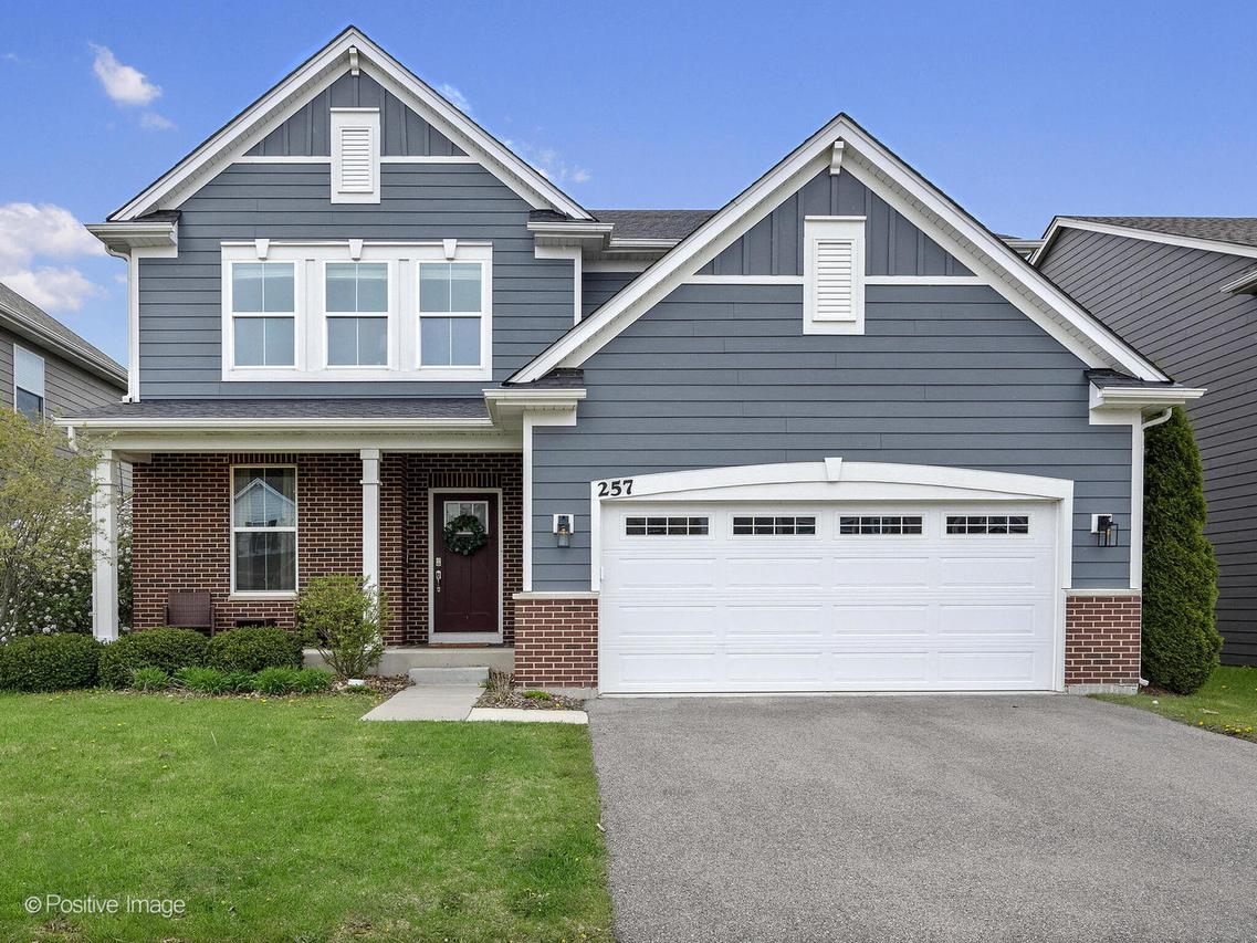 257 Kennedy Dr., St. Charles, IL 60175