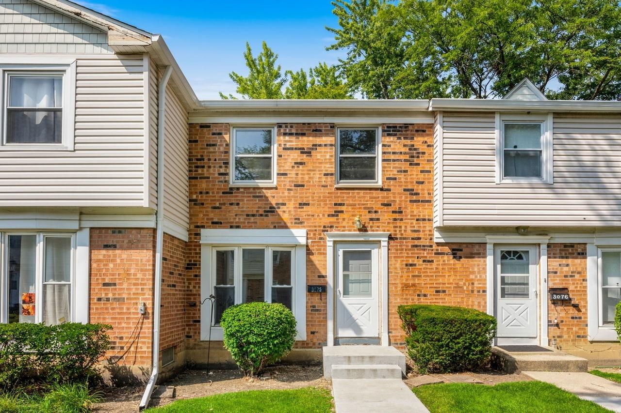 3075 Kingston Ct., Streamwood, IL 60107